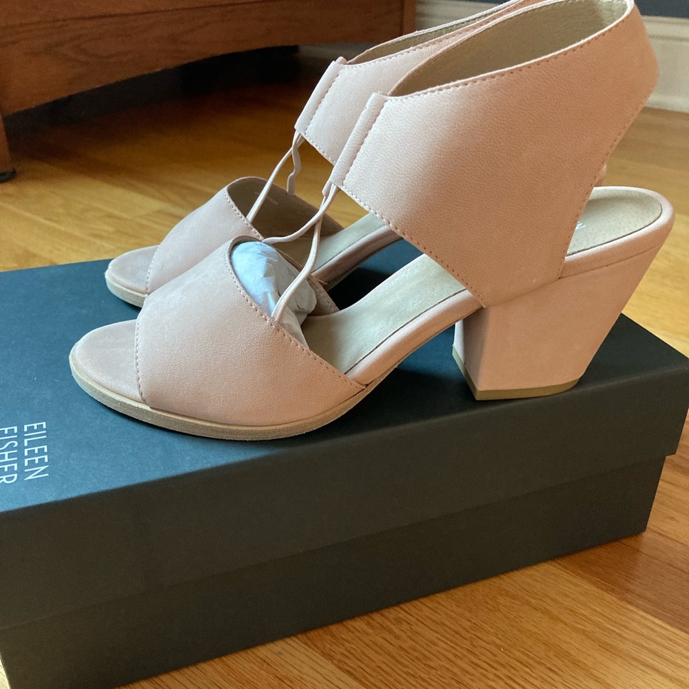 Eileen Fisher Doe Sandal in Blush Tumbled Nubuck leather, size 9M.